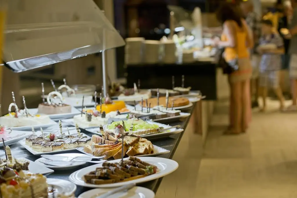 Amphoras Beach — AMPHORAS BEACH RESORT