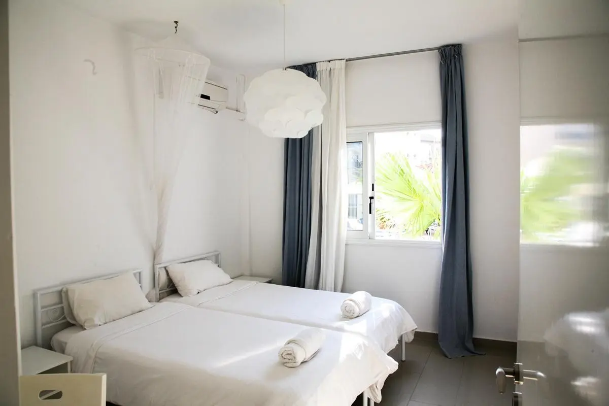 Anais Bay Apartments (Louma) — ANAIS BAY APARTMENTS (LOUMA)