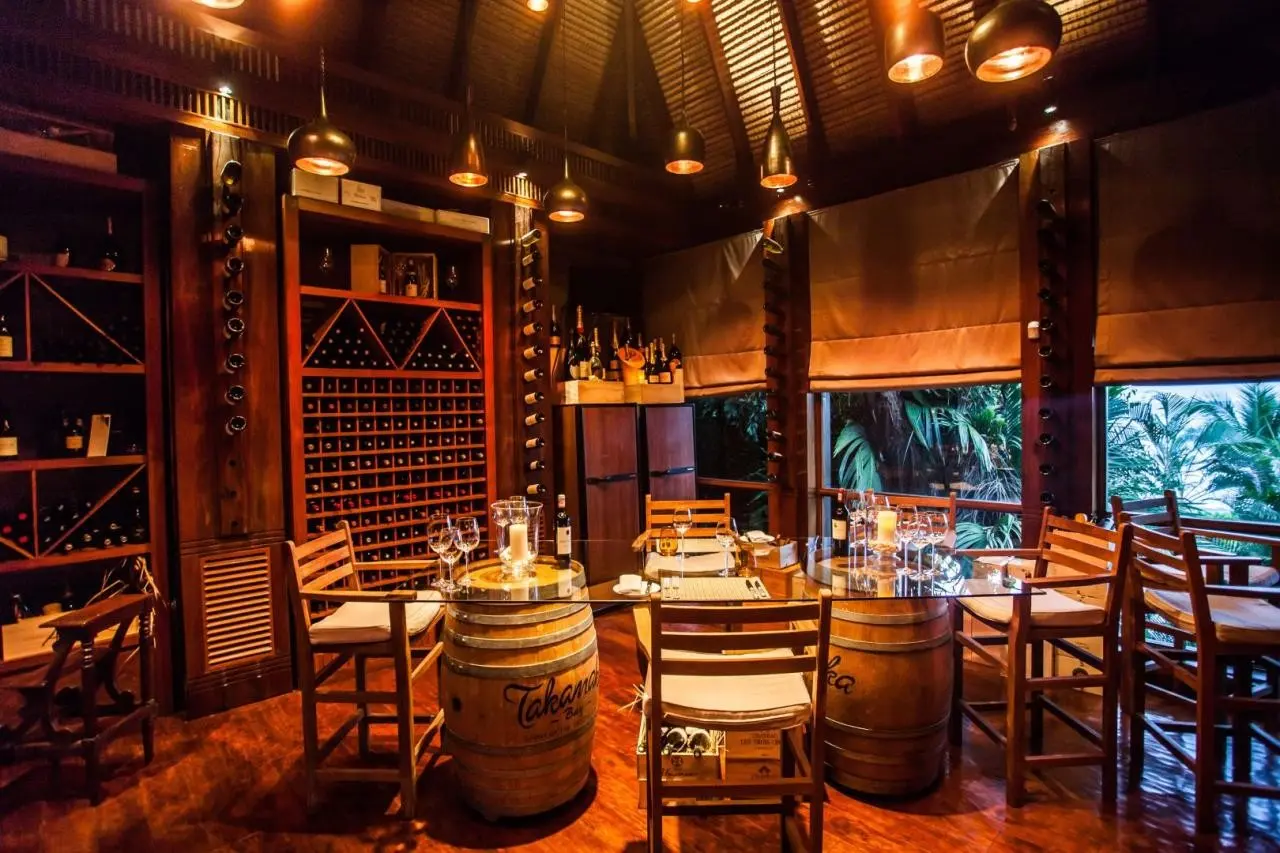 Restauracja i jedzenie w hotelu Anantara Maia Seychelles Villas