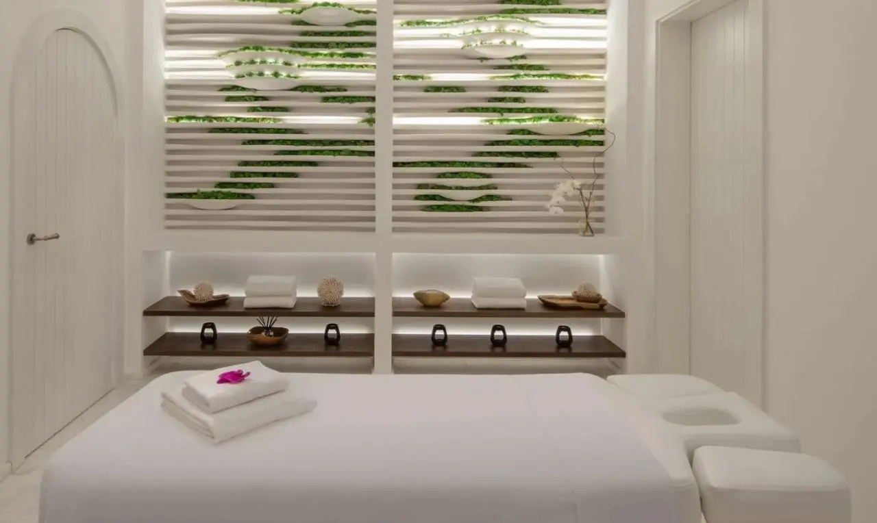 Anantara Santorini Abu Dhabi Retreat — ANANTARA SANTORINI ABU DHABI RETREAT