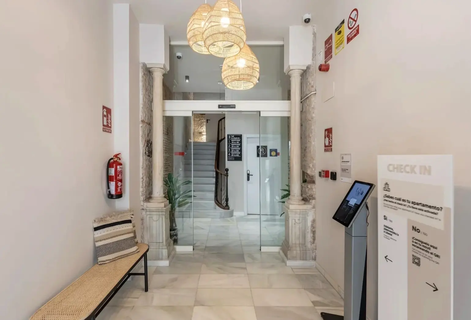 Lobby hotelu Apartamentos Líbere Málaga Teatro