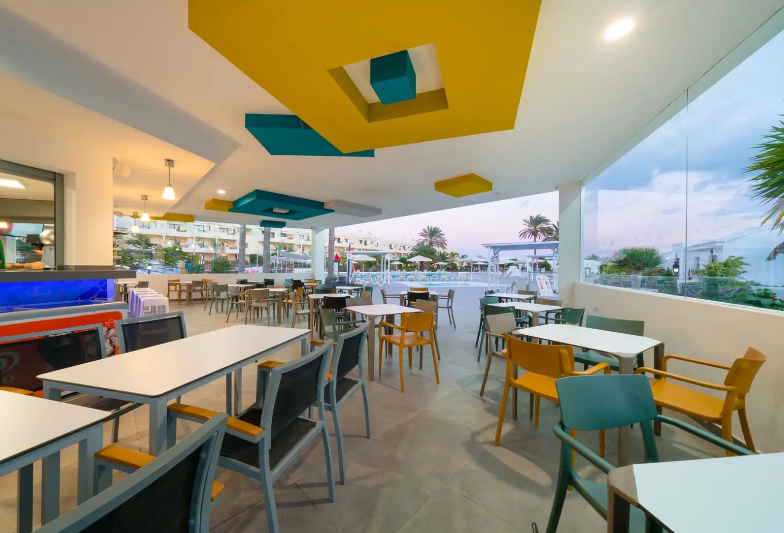 Restauracja i jedzenie w hotelu Apartamenty Club Santa Rosa