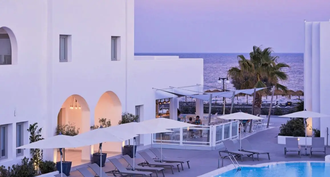 Basen w hotelu Aqua Blue Hotel