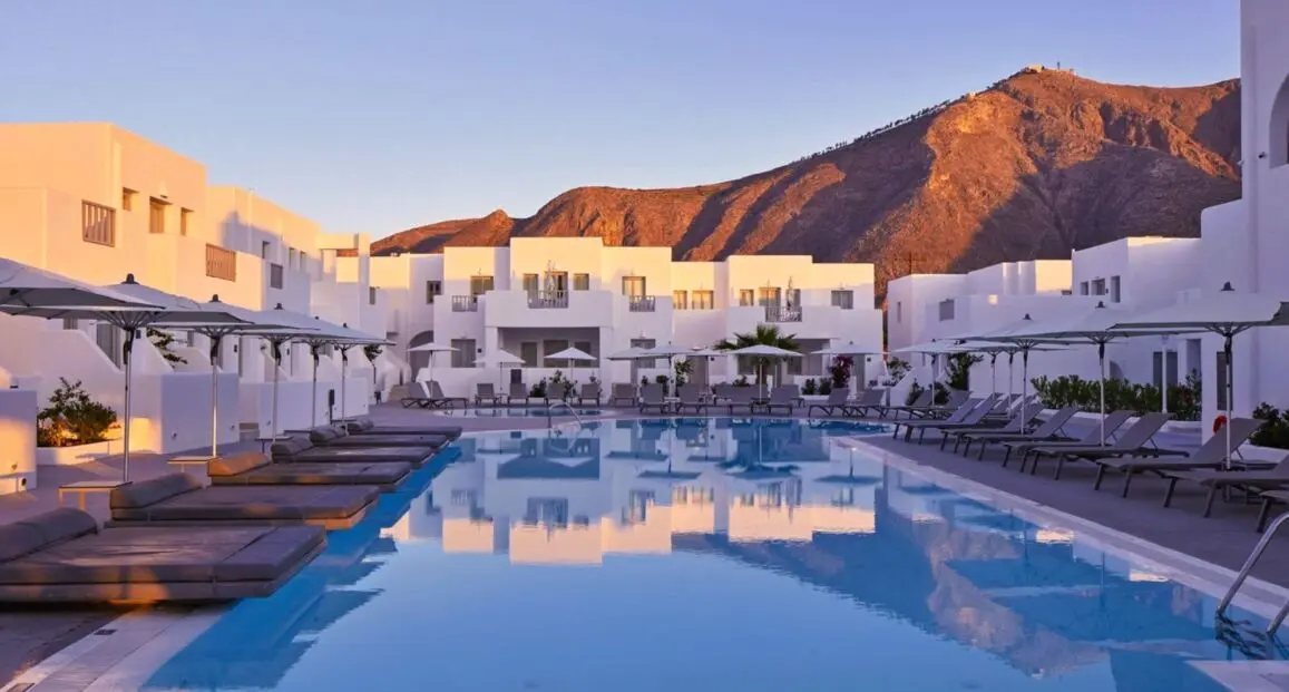 Basen w hotelu Aqua Blue Hotel