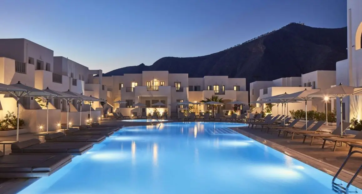 Basen w hotelu Aqua Blue Hotel