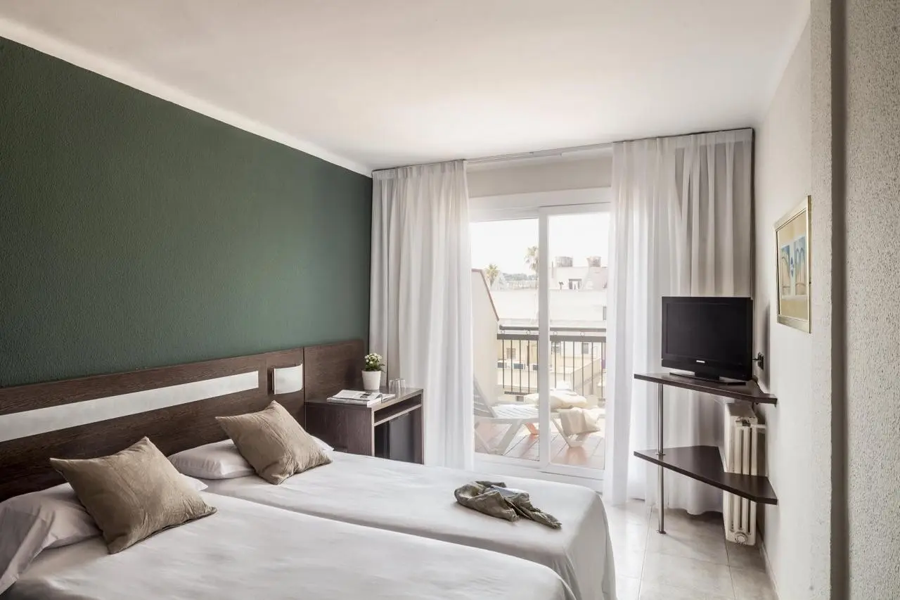 AQUA Hotel Bertran Park — AQUA HOTEL BERTRAN PARK