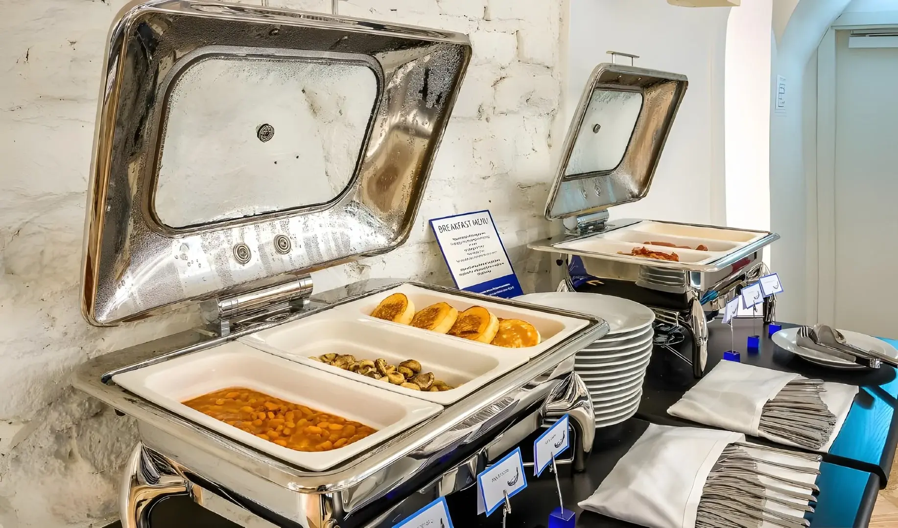 Restauracja i jedzenie w hotelu Artagonist Art Hotel