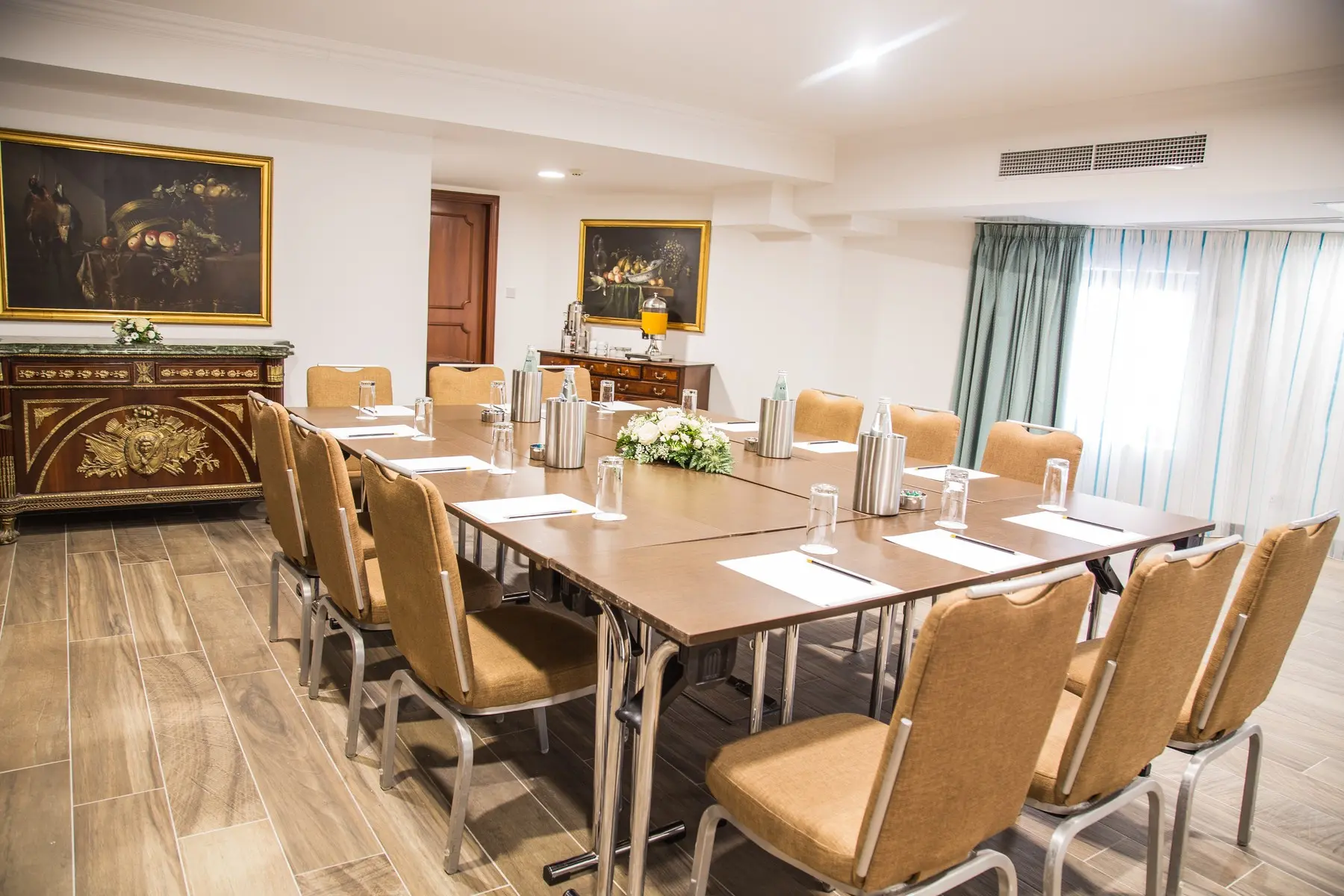 AX The Victoria Hotel — AX THE VICTORIA