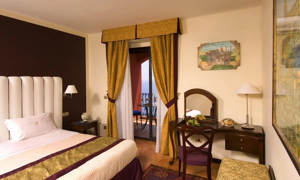 Baia Taormina Hotel — BAIA TAORMINA