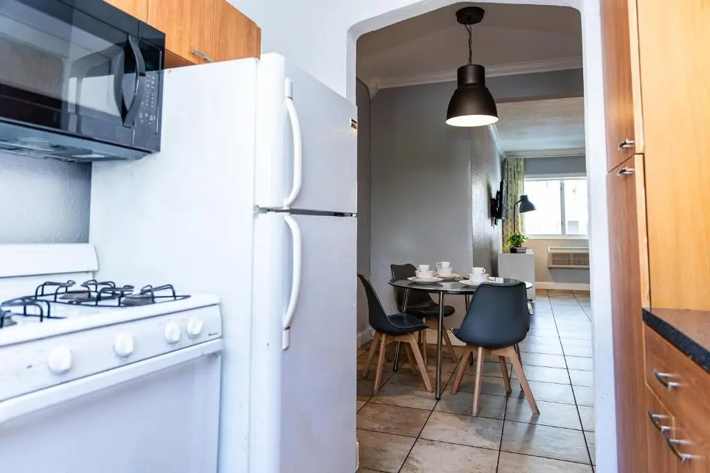 Beachside Apartment Hotel Miami — BEACHSIDE APARTMENT HOTEL MIAMI