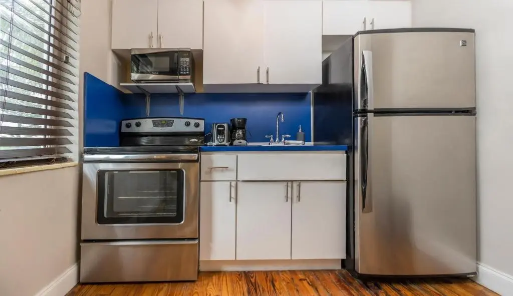 Beachside Apartment Hotel Miami — BEACHSIDE APARTMENT HOTEL MIAMI