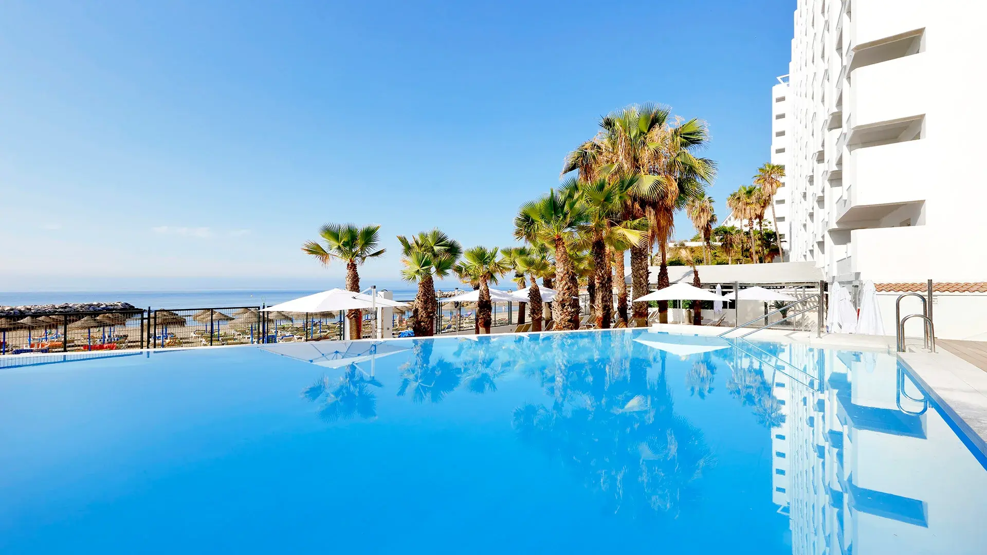 Basen w hotelu Benalma Costa del Sol