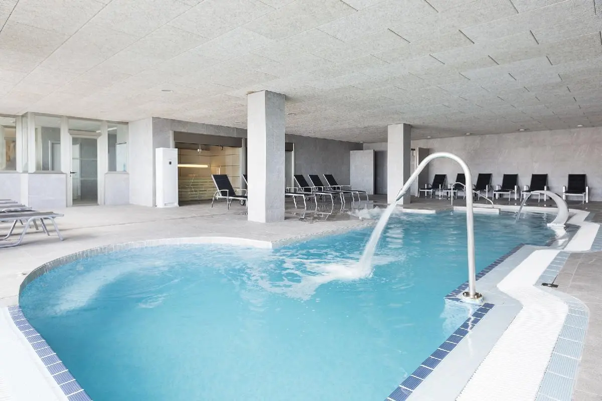 Best Negresco — BEST NEGRESCO