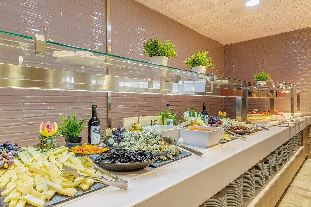 Restauracja i jedzenie w hotelu Best Siroco