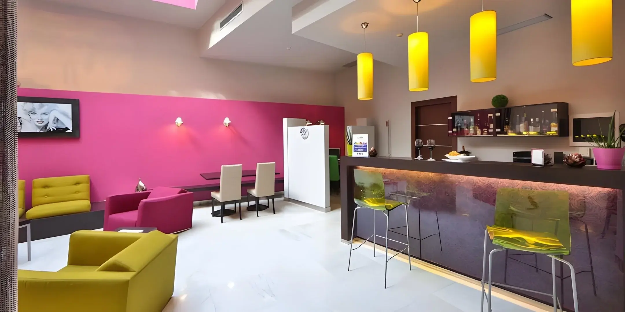 Restauracja i jedzenie w hotelu Best Western Cinemusic