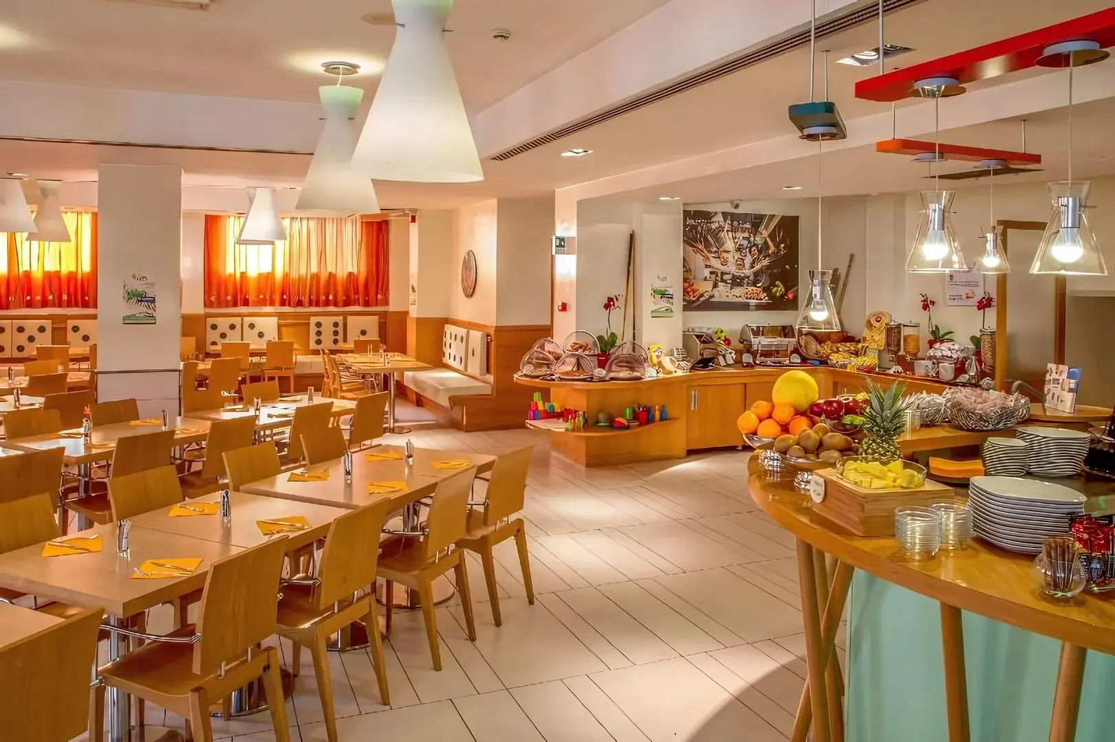 Restauracja i jedzenie w hotelu Best Western Globus