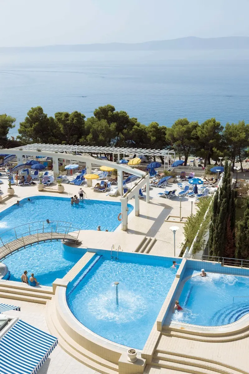 Basen w hotelu Bluesun Alga
