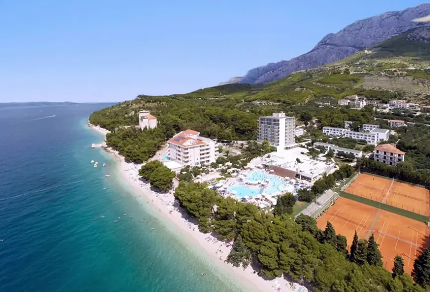 Plaża przy hotelu Bluesun Neptun