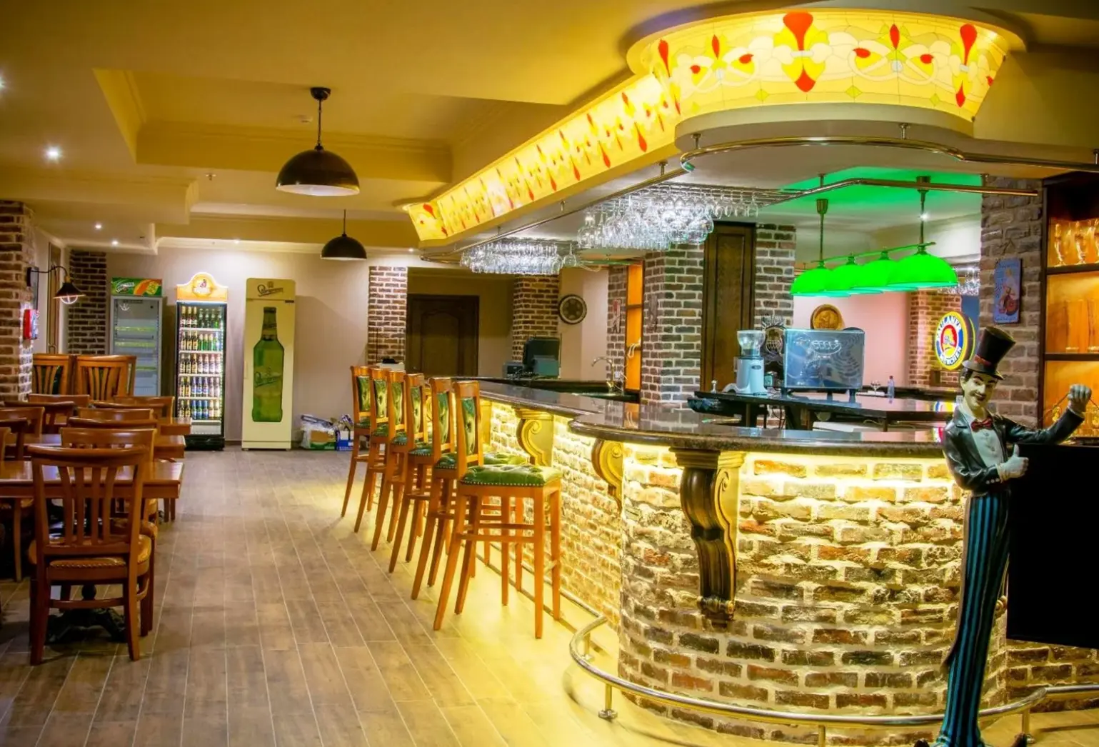 Restauracja i jedzenie w hotelu Bristol Central Park Hotel