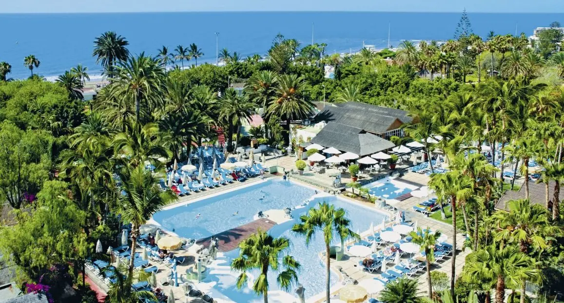 Basen w hotelu Bull Costa Canaria & Spa