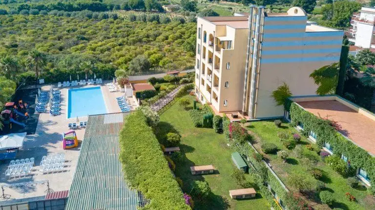 Caesar Palace Hotel — CAESAR PALACE