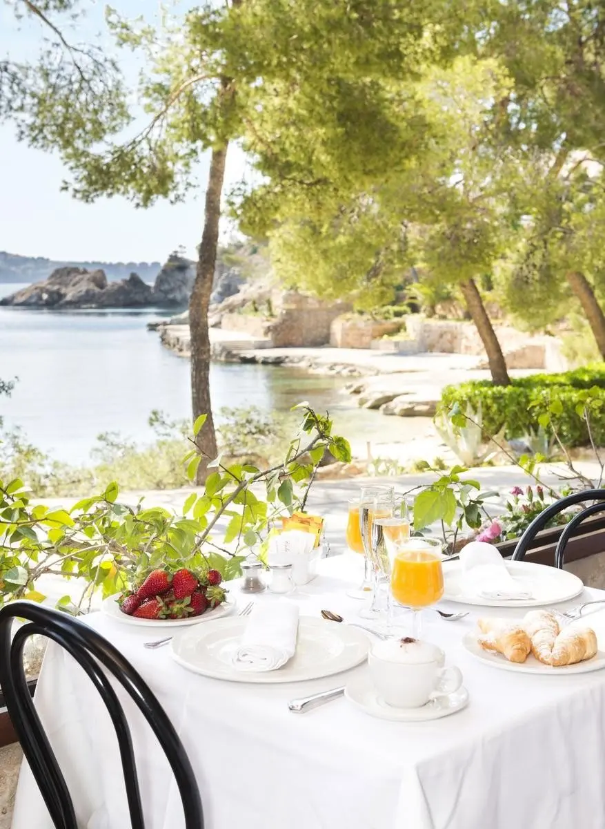 Plaża przy hotelu Cala Fornells Hotel