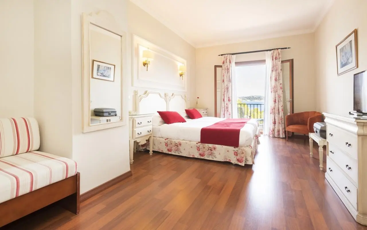 Pokój w hotelu Cala Fornells Hotel