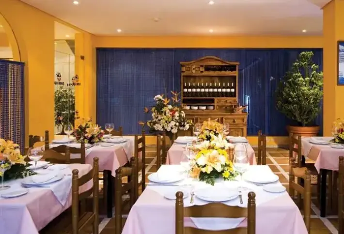 Restauracja i jedzenie w hotelu Caledonia Dunas Club