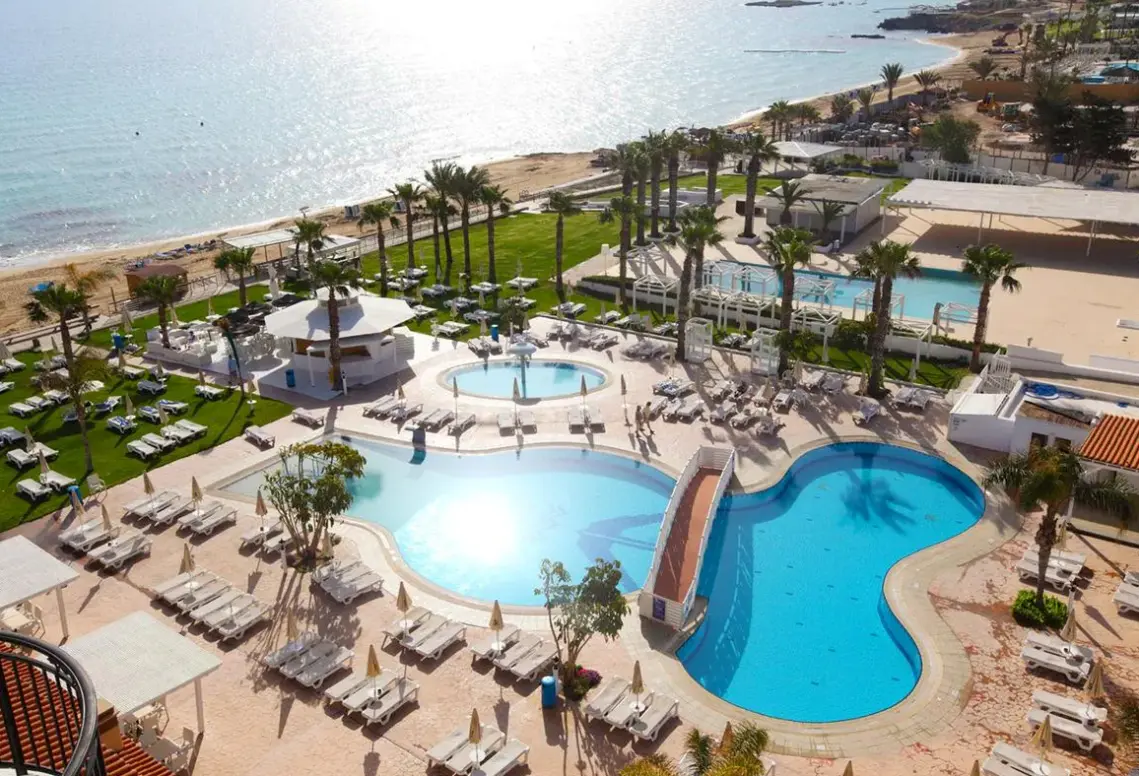 Basen w hotelu Constantinos The Great Beach