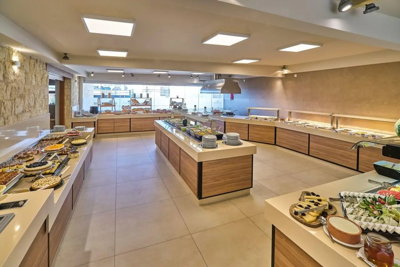Restauracja i jedzenie w hotelu Creta Palm Aparthotel
