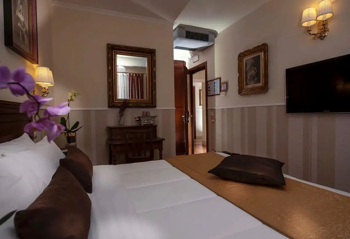 Pokój w hotelu Des Artistes