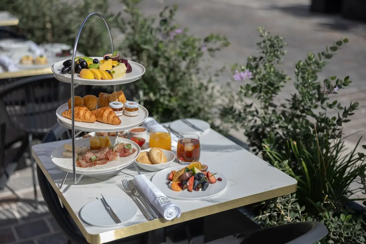 Restauracja i jedzenie w hotelu Doms Boutique Living