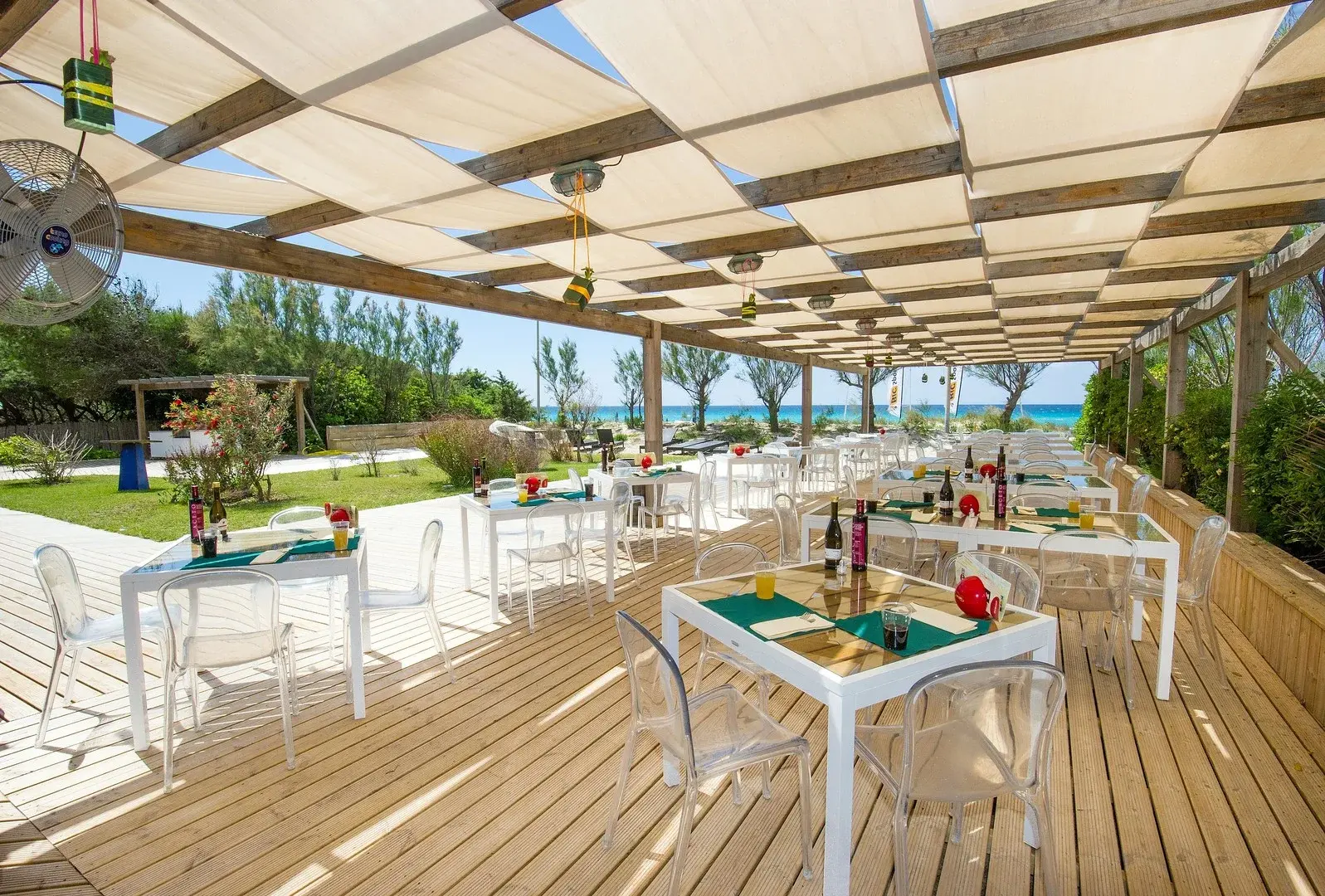Restauracja i jedzenie w hotelu Ecoresort Le Sirene - Caroli Hotels