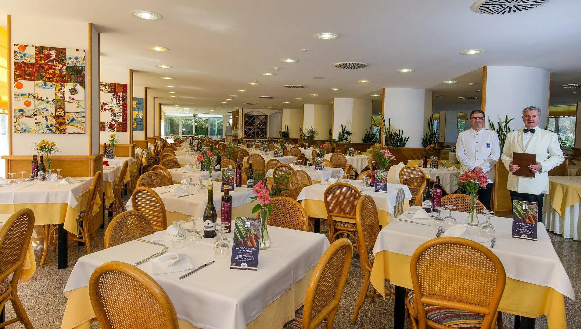 Restauracja i jedzenie w hotelu Ecoresort Le Sirene - Caroli Hotels