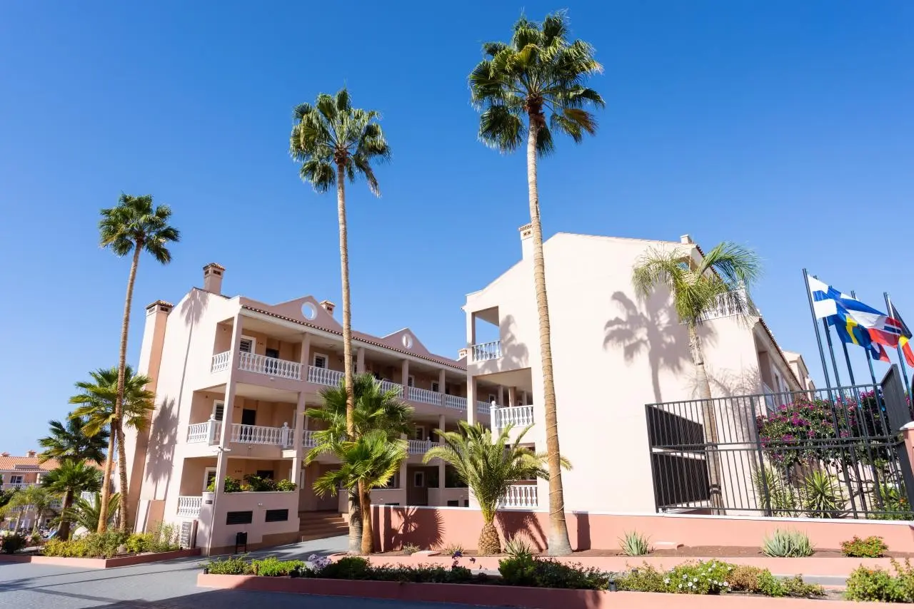 El Duque Hotel — EL DUQUE