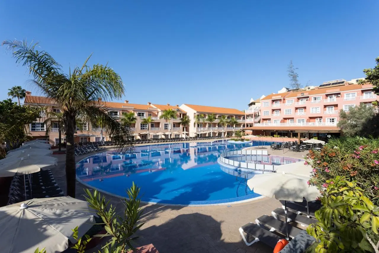 El Duque Hotel — EL DUQUE