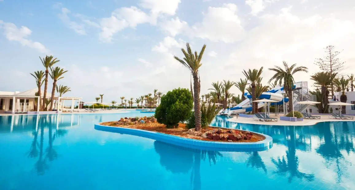 Basen w hotelu El Mouradi Djerba Menzel