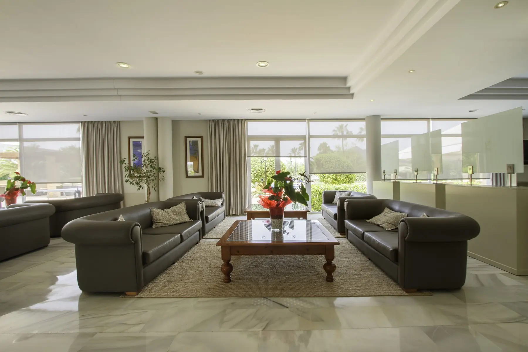 Lobby hotelu Garbi Cala Millor