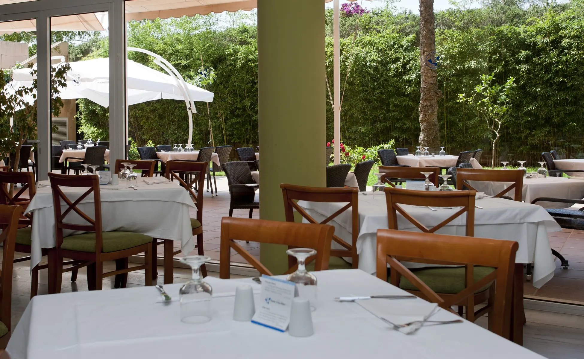 Restauracja i jedzenie w hotelu Garbi Cala Millor