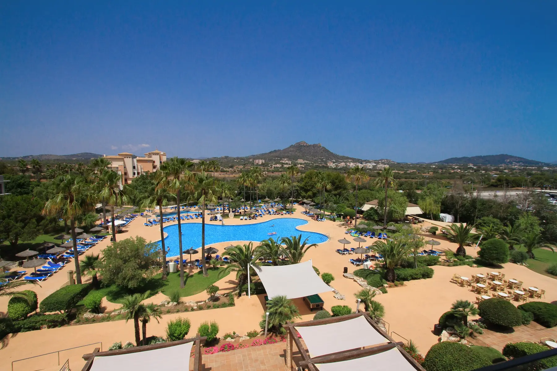 Basen w hotelu Garbi Cala Millor