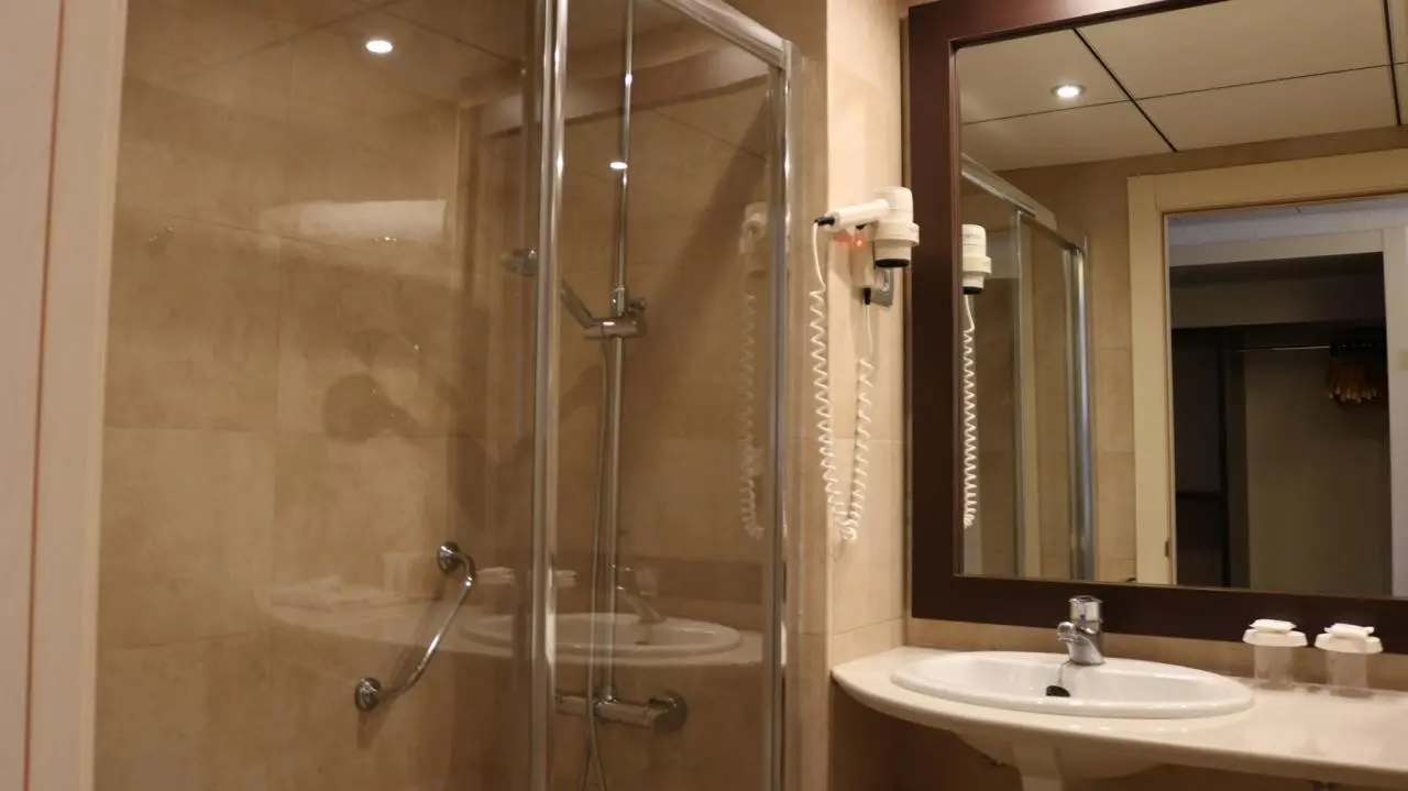 Golden Acqua Salou — GOLDEN PORT SALOU & SPA