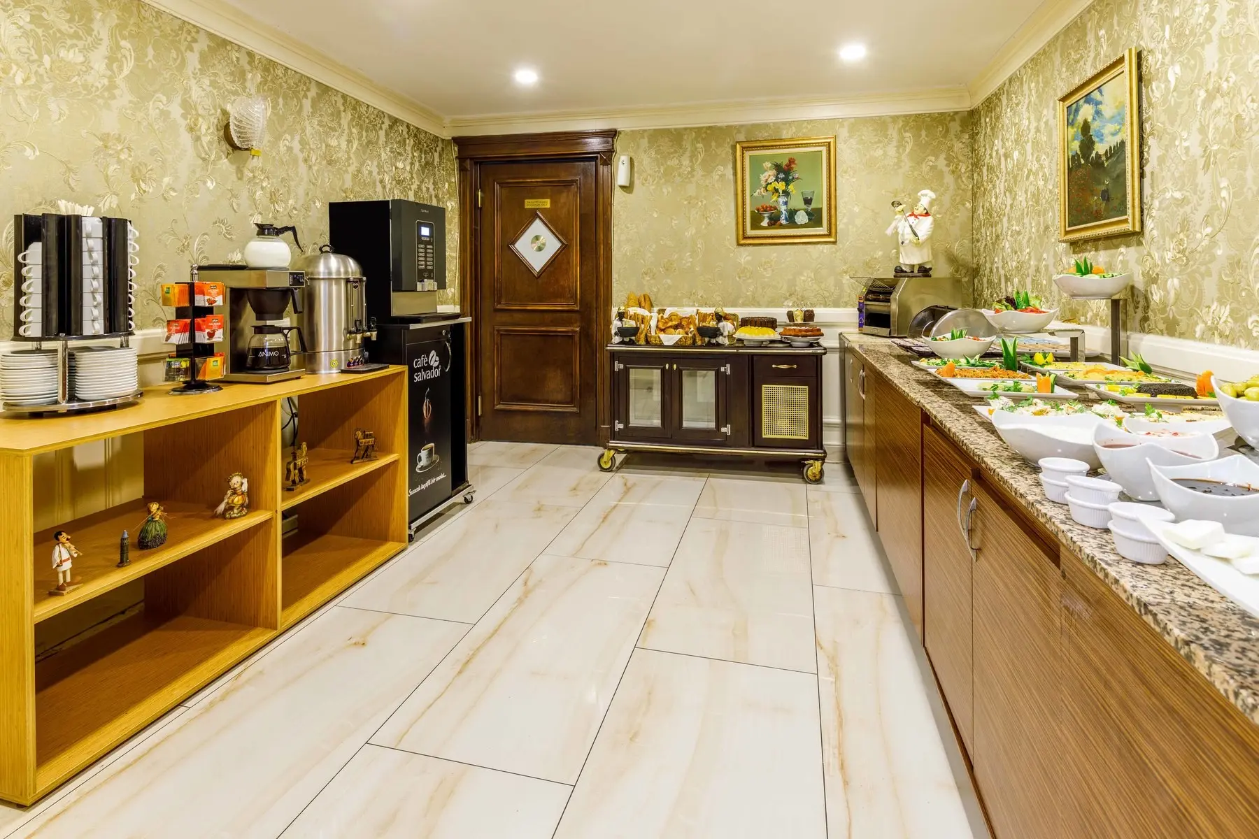 Golden Crown Hotel — GOLDEN CROWN