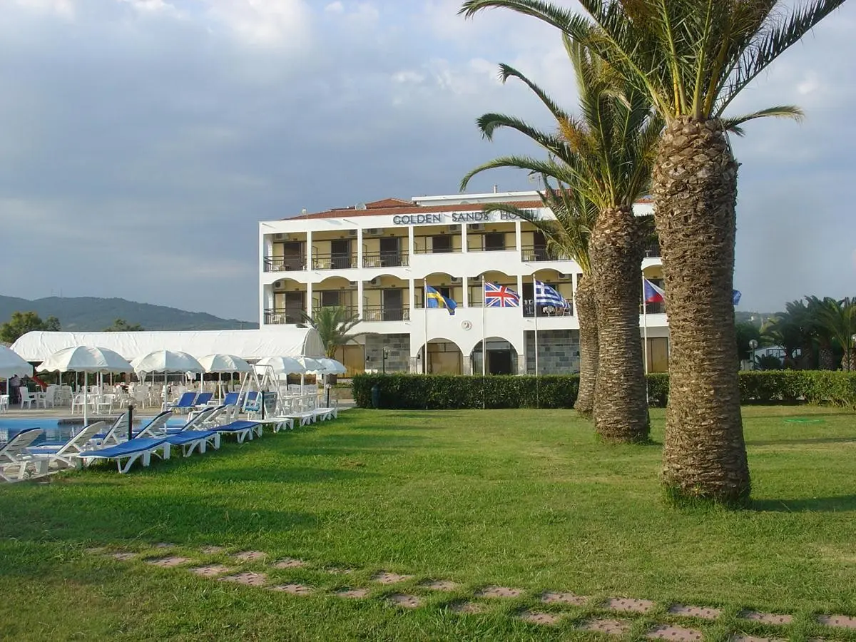 Plaża przy hotelu Golden Sands