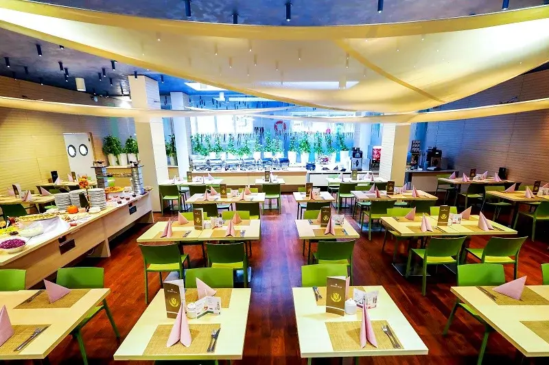 Restauracja i jedzenie w hotelu Golden Tulip Międzyzdroje Residence
