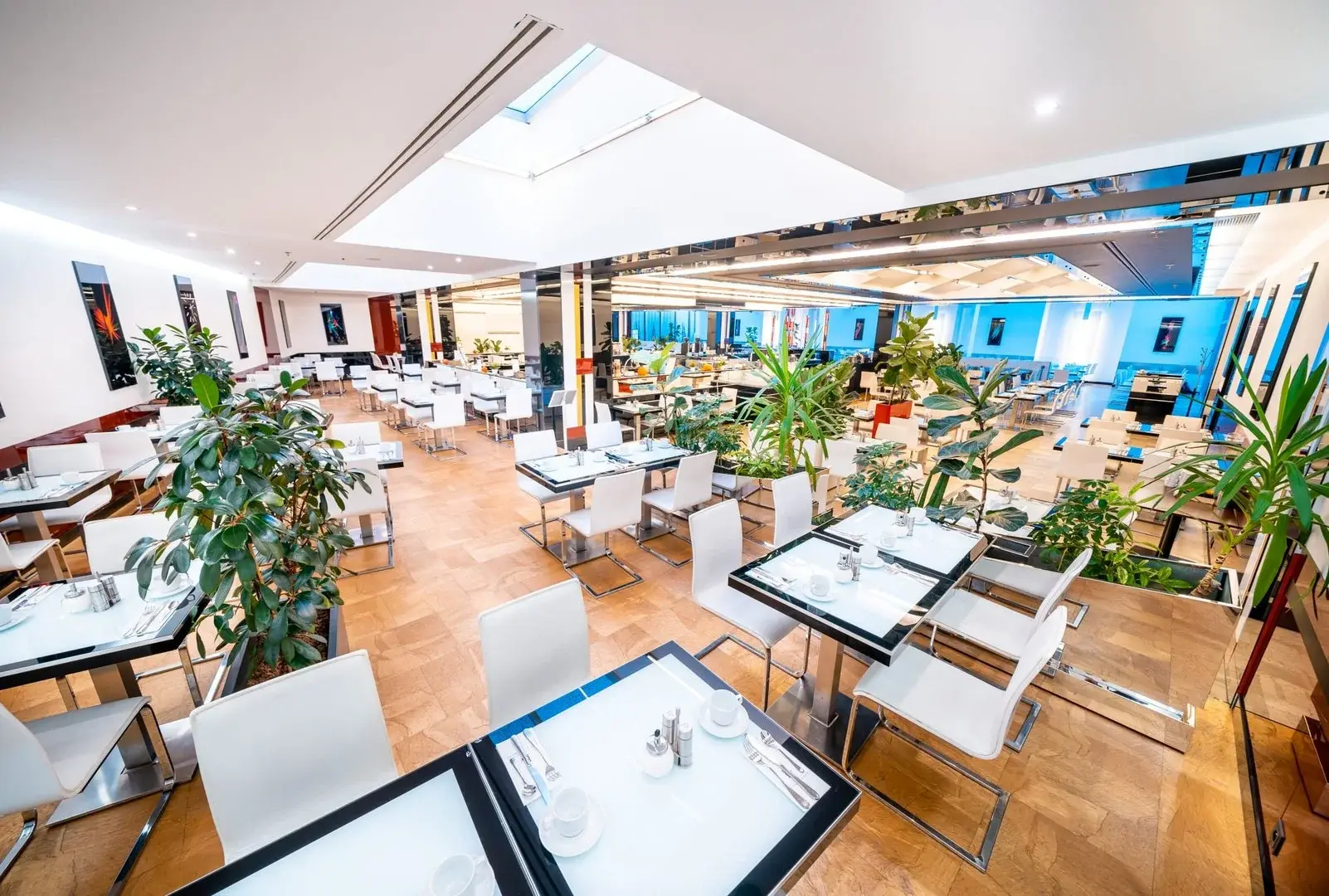 Restauracja i jedzenie w hotelu Grandior Prague