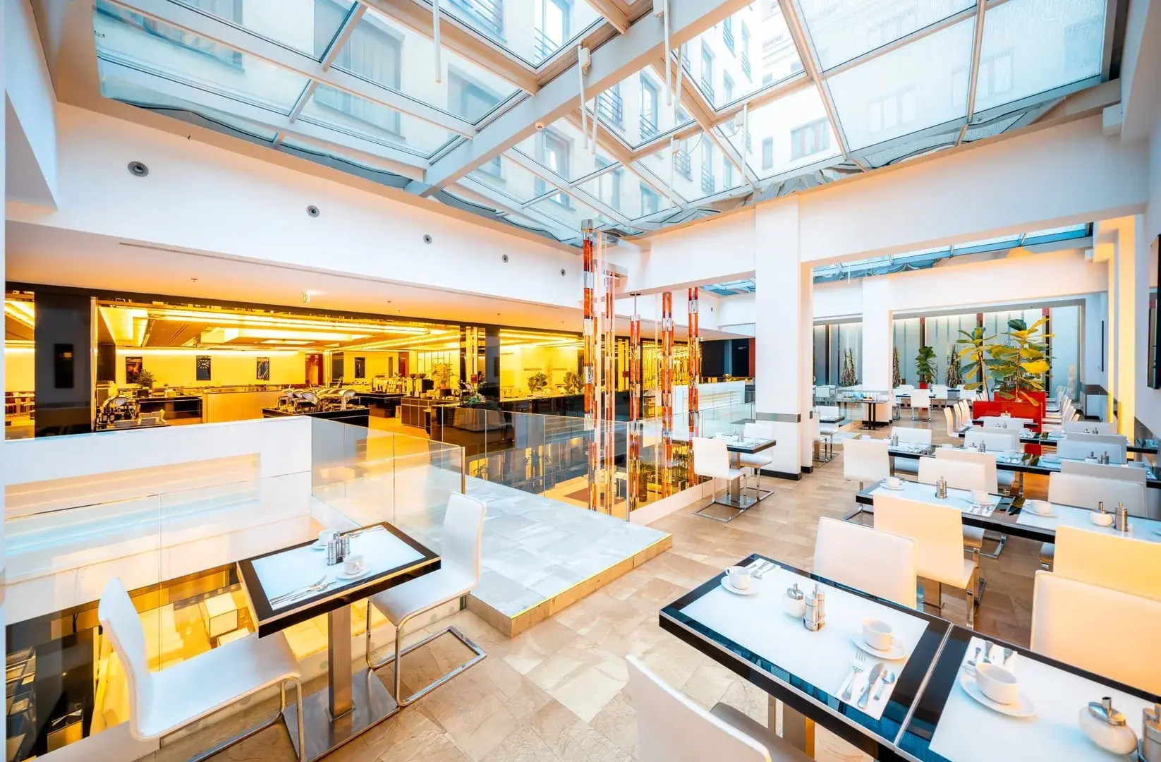 Restauracja i jedzenie w hotelu Grandior Prague