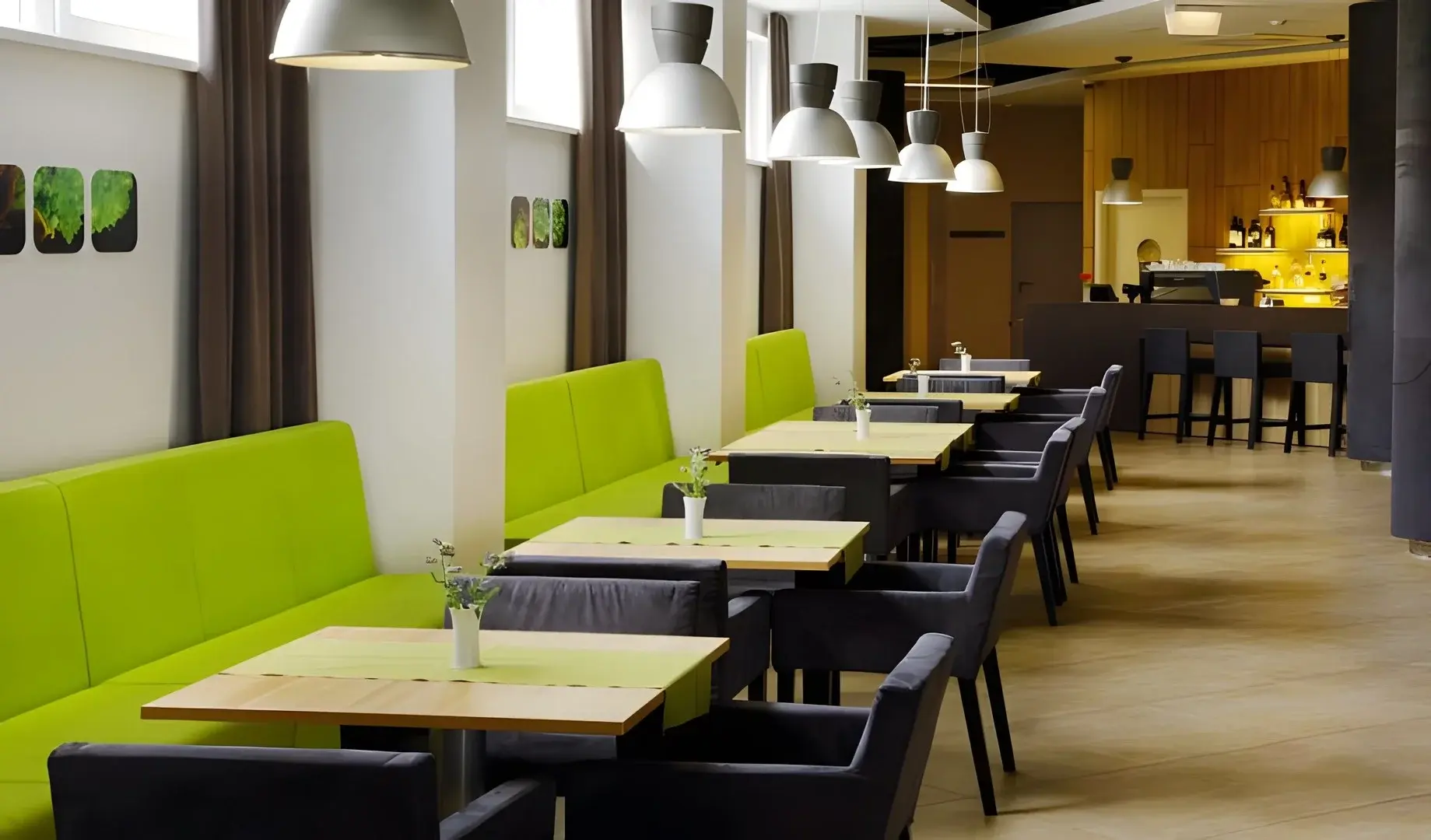 Restauracja i jedzenie w hotelu Green Vilnius Hotel
