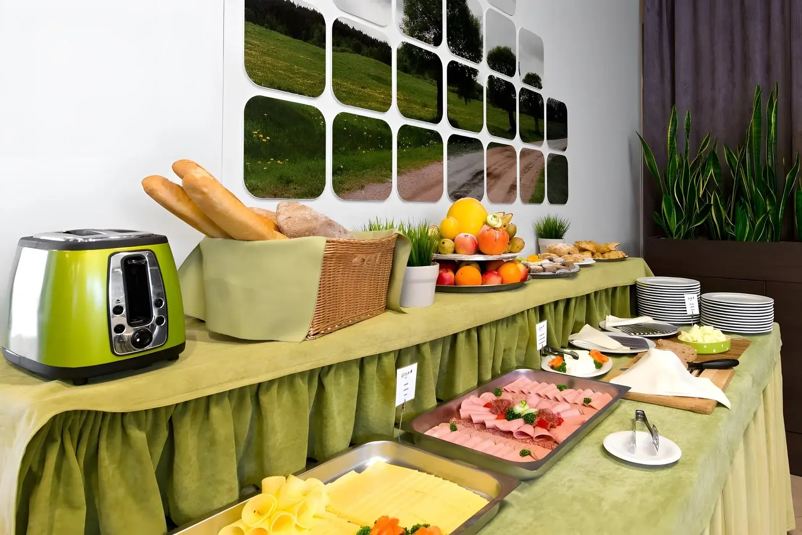 Restauracja i jedzenie w hotelu Green Vilnius Hotel