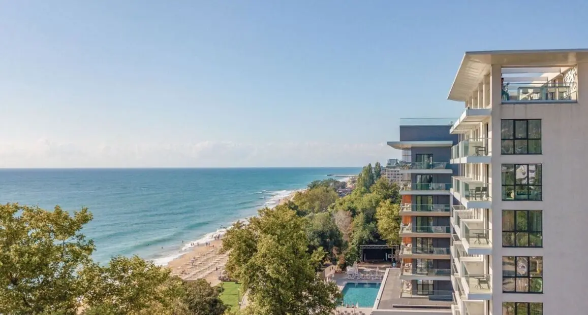 Plaża przy hotelu Grifid Hotel Metropol