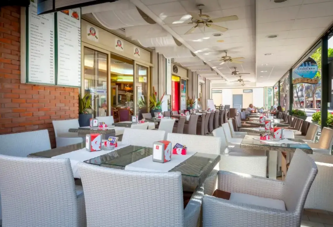 Restauracja i jedzenie w hotelu Harry's